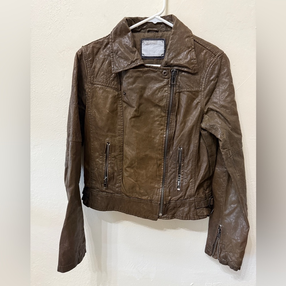 Q40 leather biker crinkle motorcycle jacket ; size M; perfect condition.